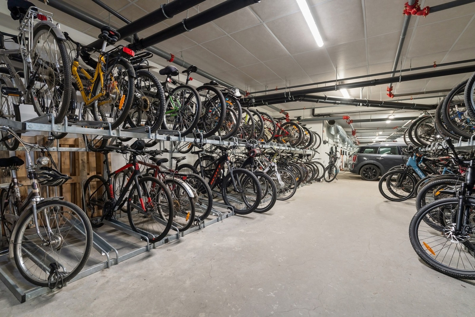 Sameiet har felles sykkelbod. Galleribilde