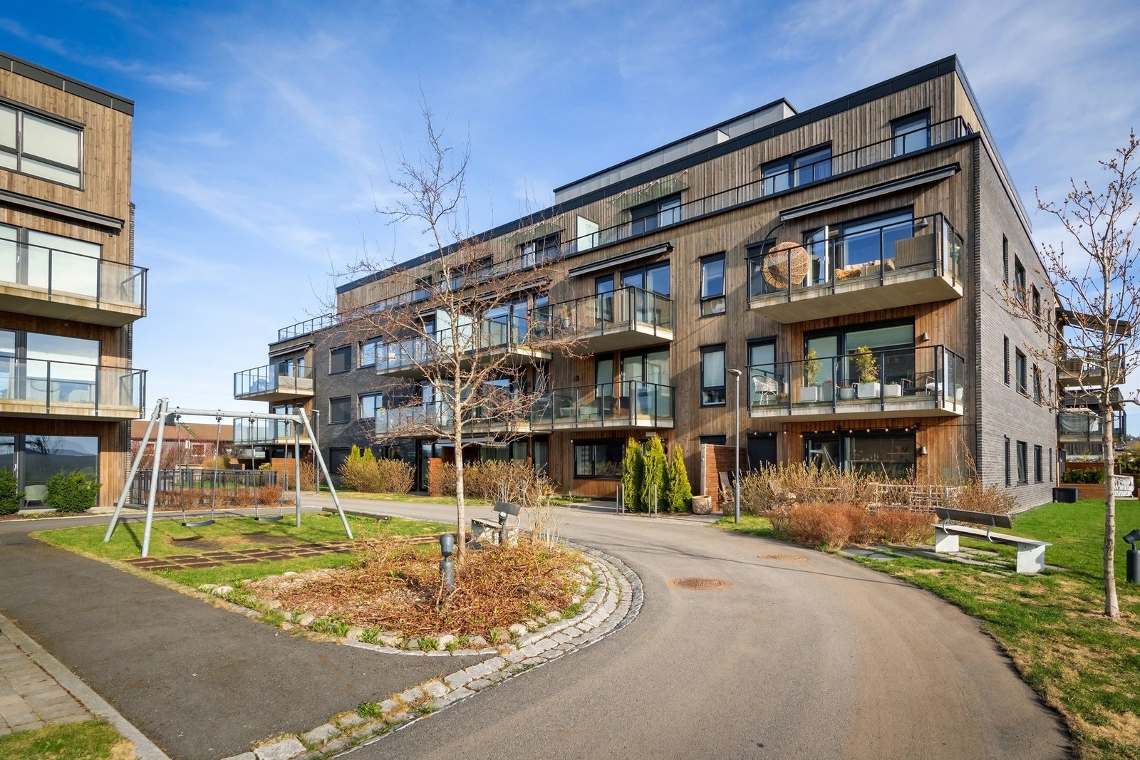 Flott, landlig og tilbaketrukket beliggenhet i et rolig boligområde. Galleribilde