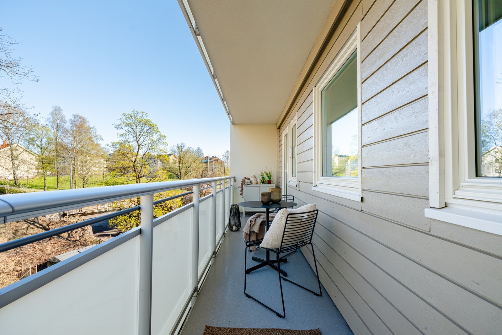 Balkongen er på ca. 7m², og har plass til diverse utemøblement. Galleribilde