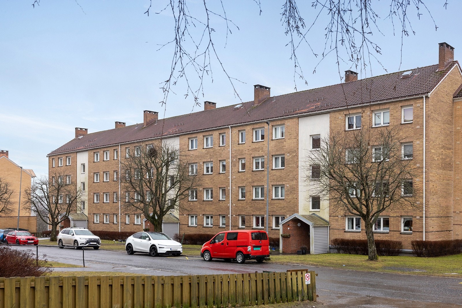 Leiligheten ligger i rolig og barnevennlig gate/blindvei. Galleribilde