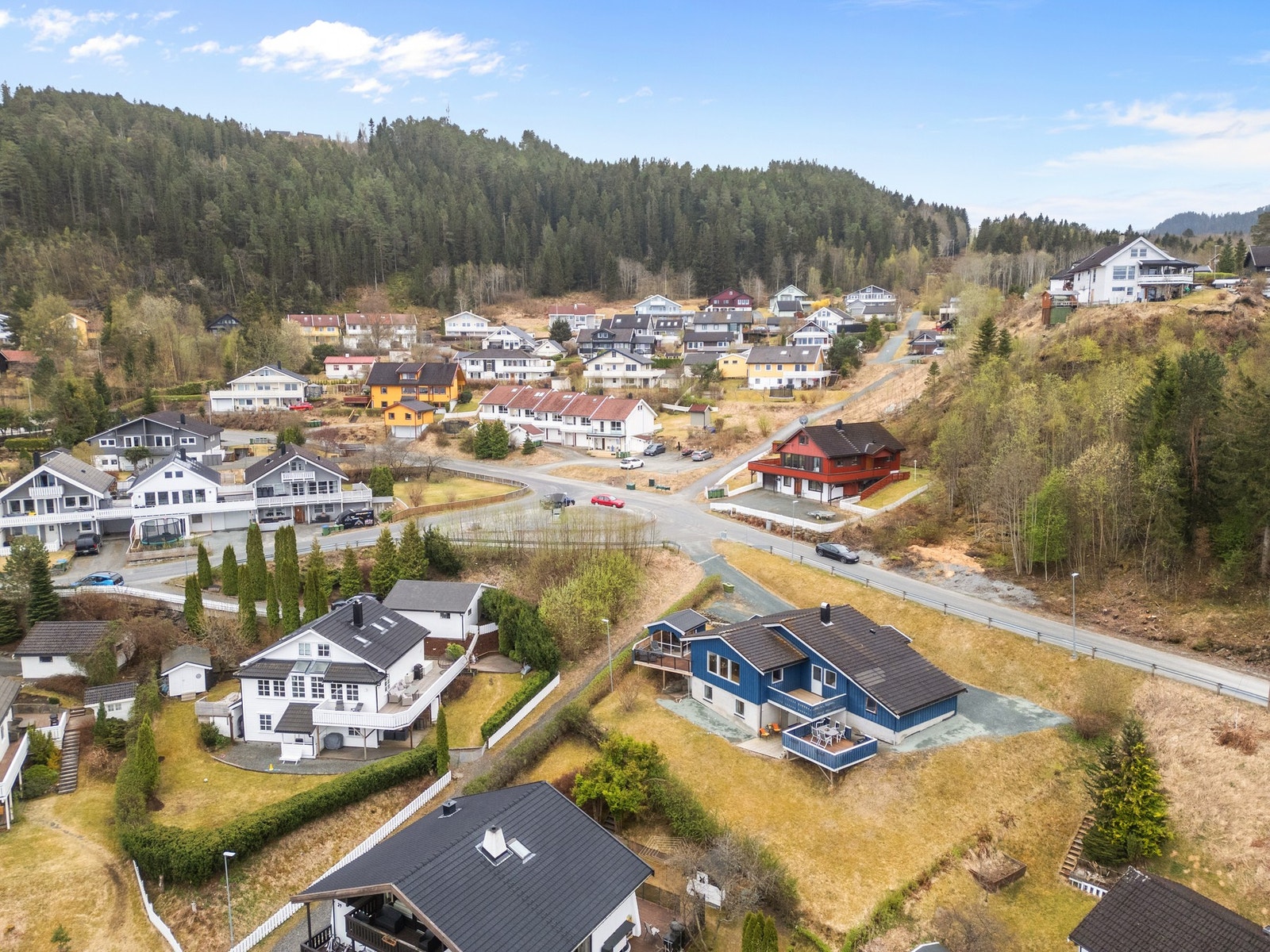 Boligen ligger i et rolig og familievennlig område. Galleribilde
