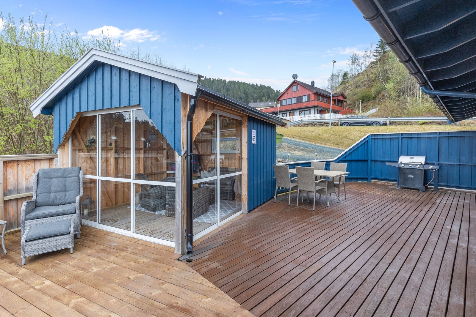 Koselig sommerstue som forlenger utesesongen. Galleribilde
