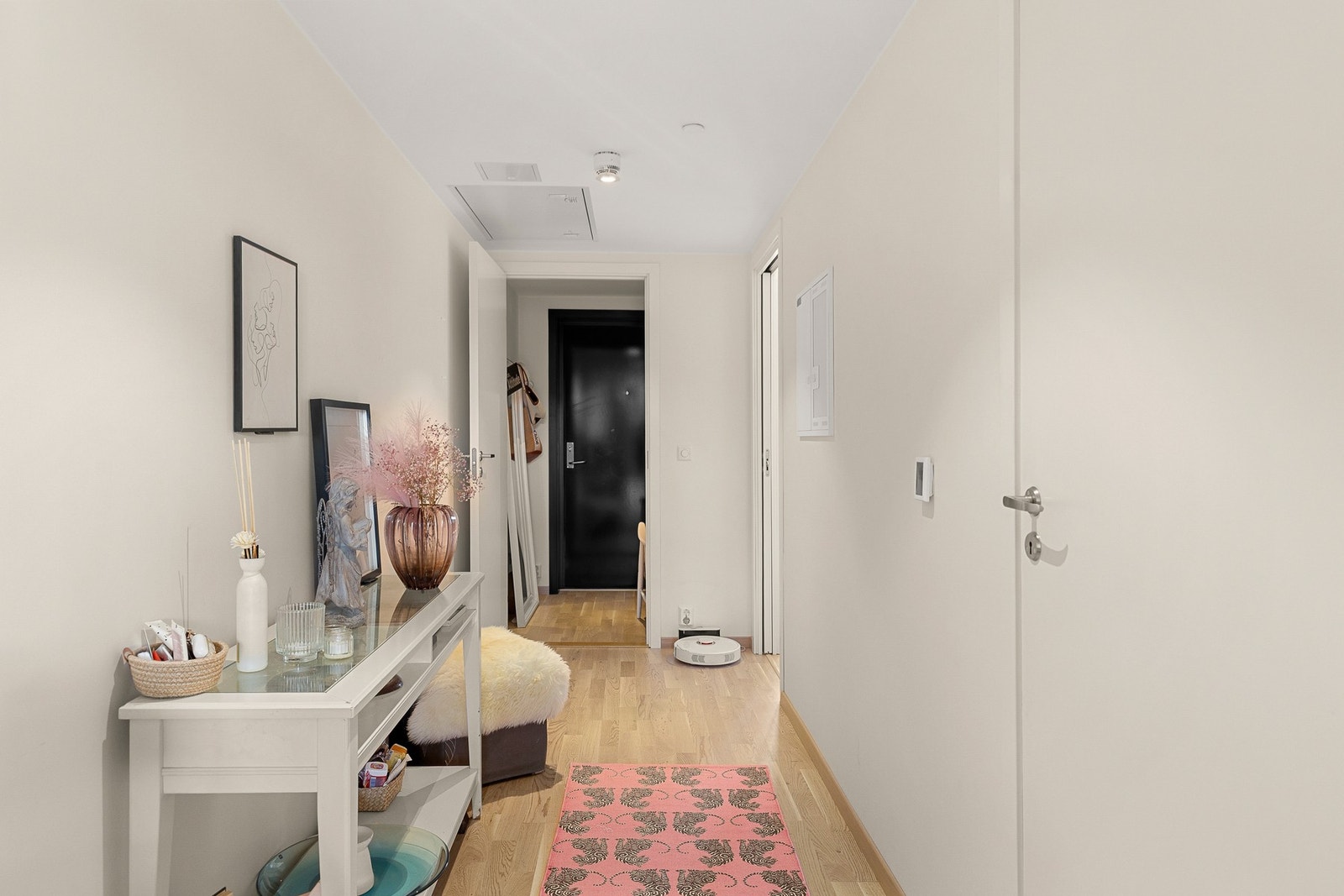 Leiligheten har en effektiv oppvarming med vannbåren varme Galleribilde