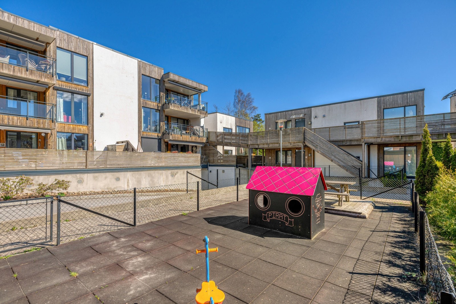 Trivelig fellesområde med lekeplass Galleribilde