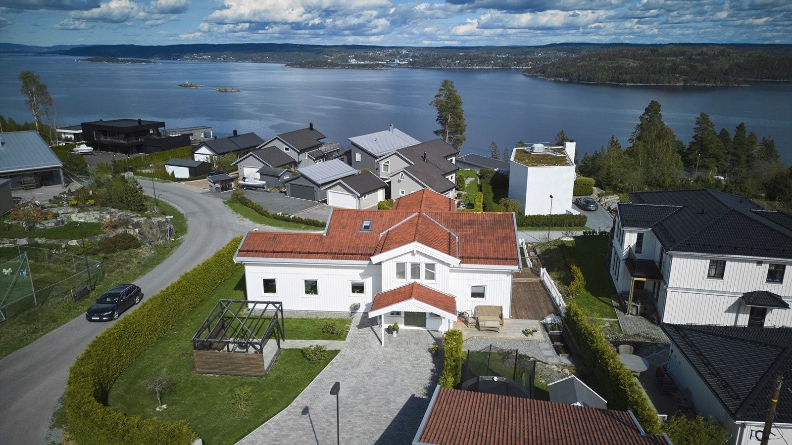 Flott og moderne enebolig med fantastisk utsikt Galleribilde