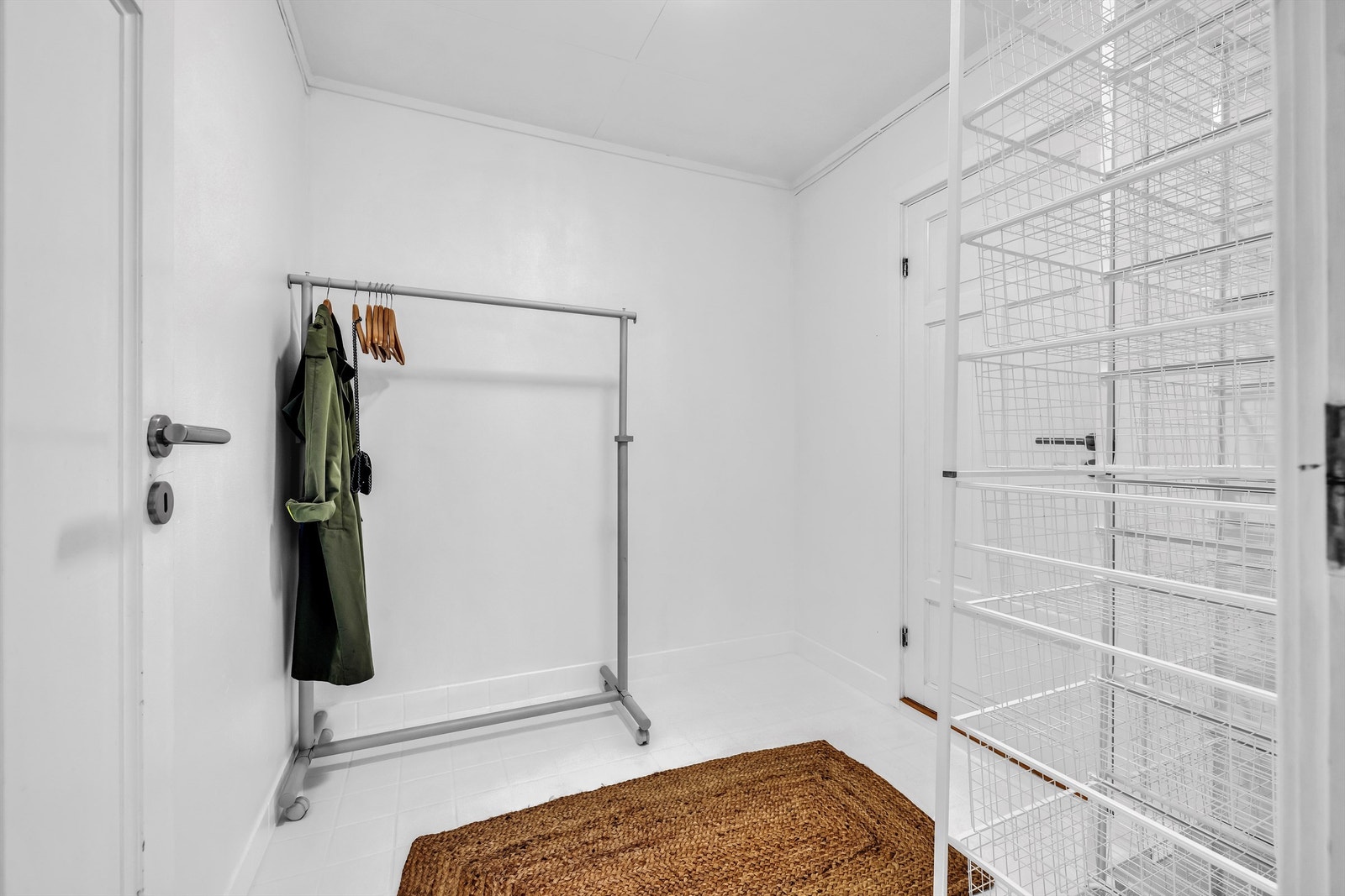 Det er meget gode oppebevaringsmuligheter i boligen. Galleribilde