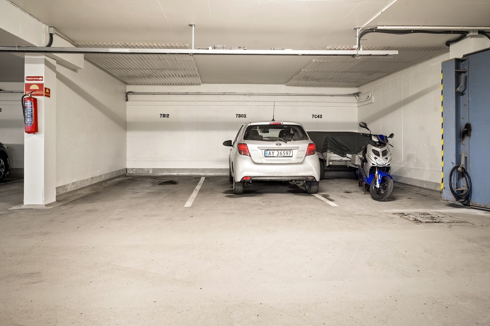 Garasjeplass for 1 bil - .merket 7 B 12 Galleribilde