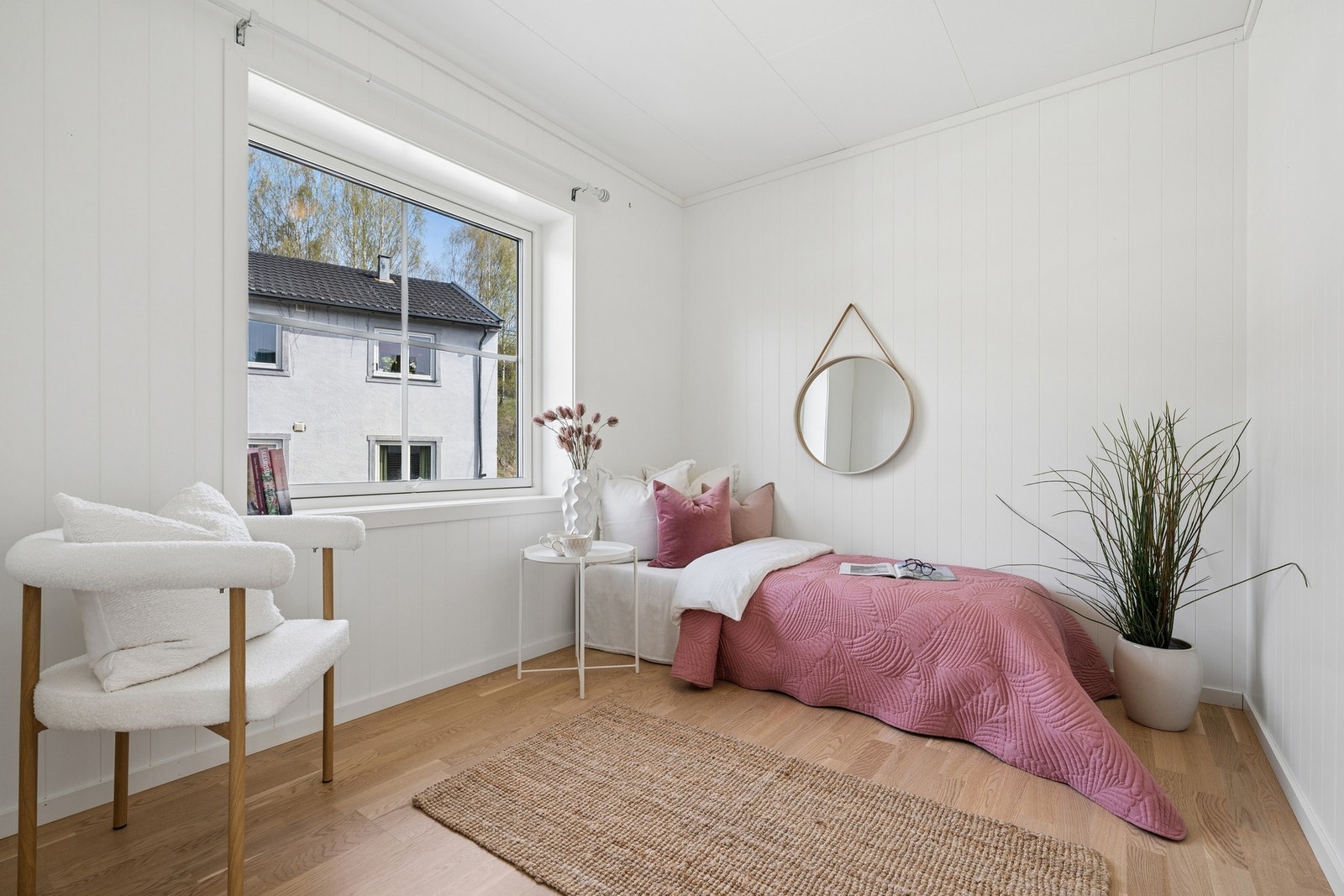 Det andre soverommet er fleksibelt og egner seg godt som barnerom, gjesterom eller hjemmekontor. Galleribilde