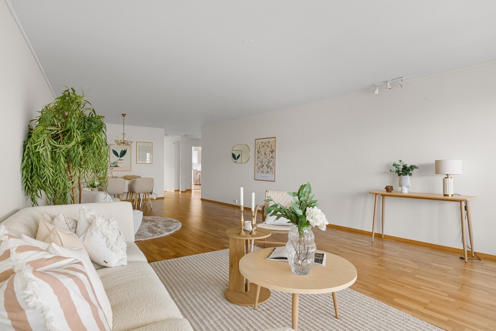Lys og åpen planløsning Galleribilde