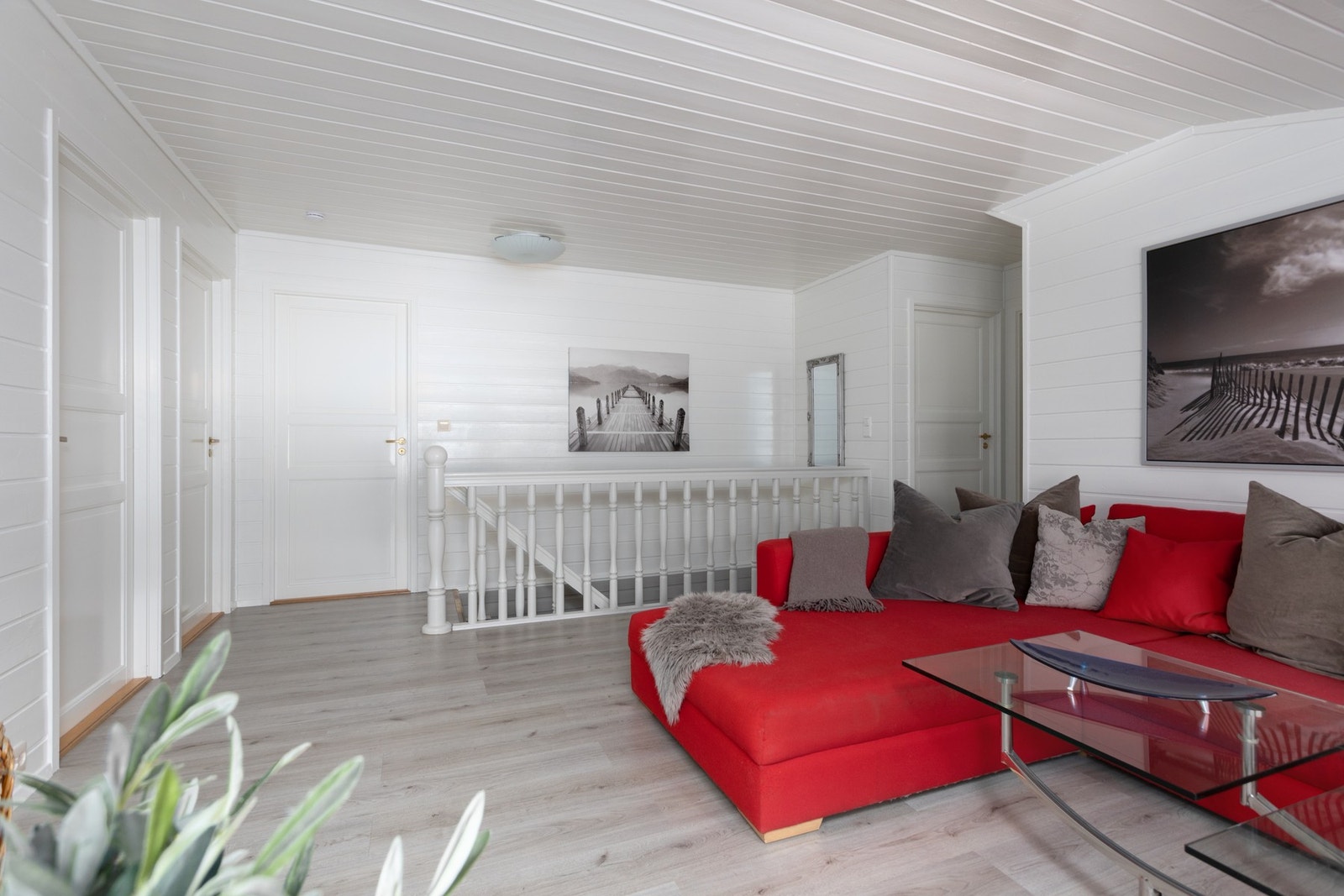 2. etg måler til sammen 80 kvm, og inneholder 4 soverom, loftstue og bad/WC Galleribilde