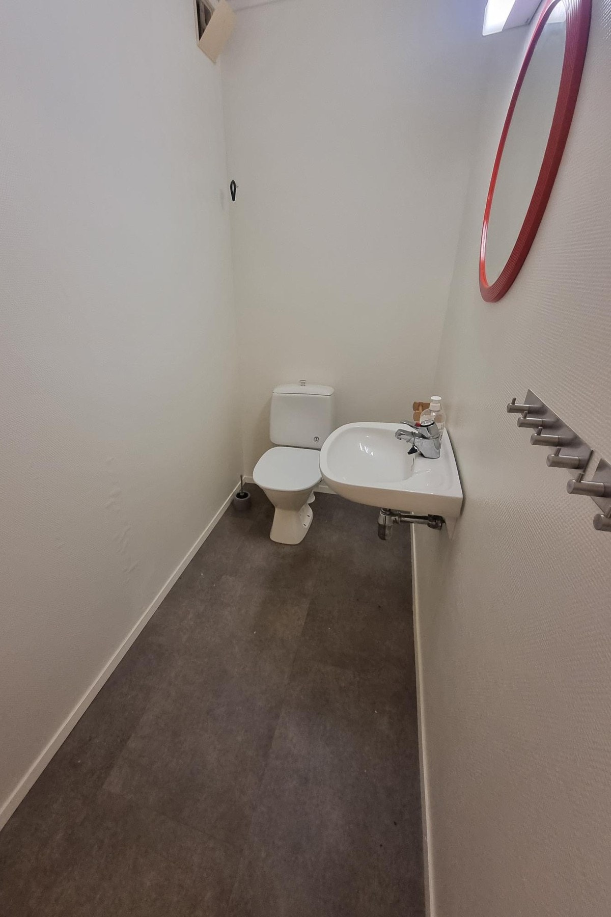 Utleiedel. WC Galleribilde