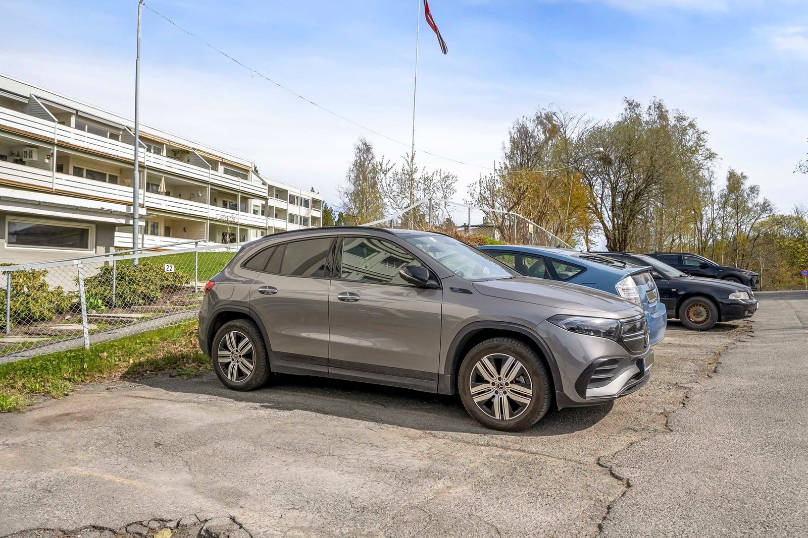 Leiligheten disponerer en utvendig parkeringsplass. Galleribilde