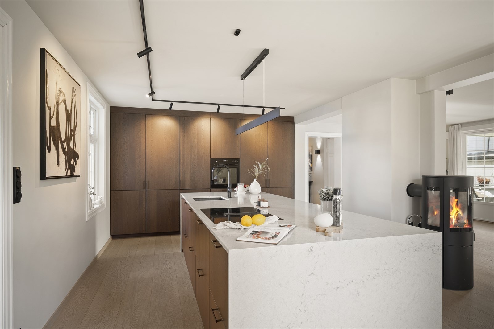 Velkommen til en smakfull leilighet med lekkert design og en innbydende atmosfære! Galleribilde