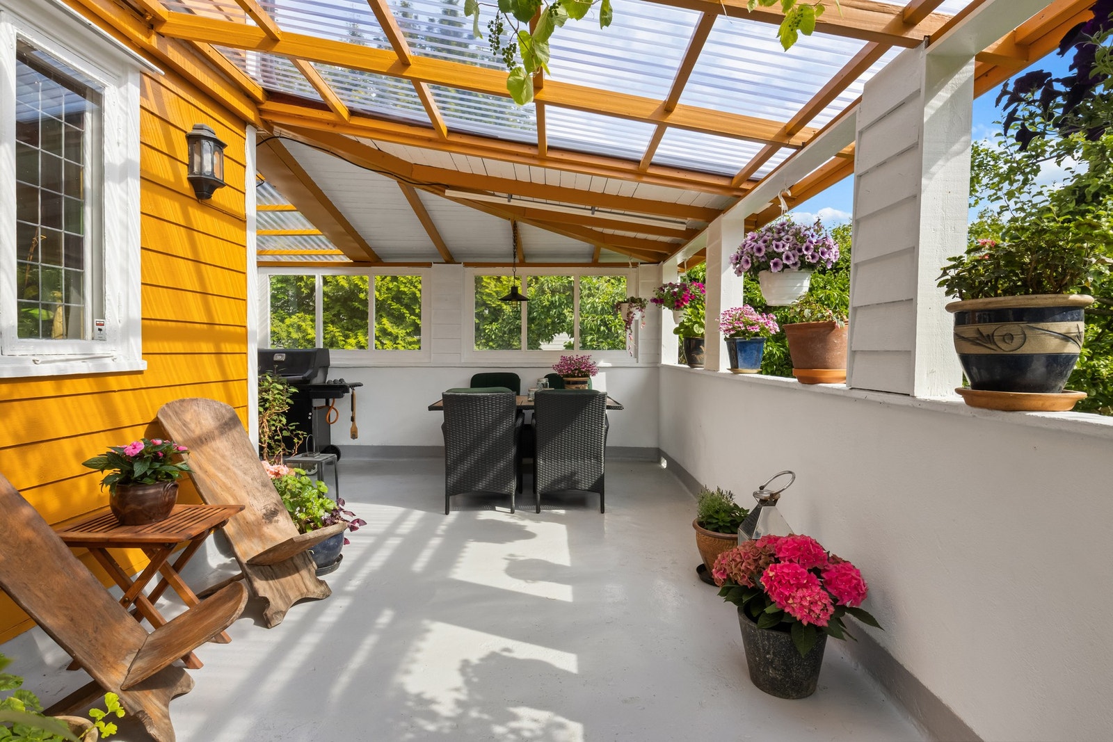 Verandaen er på hele 27 kvm som gir en god plass utendørs. Galleribilde