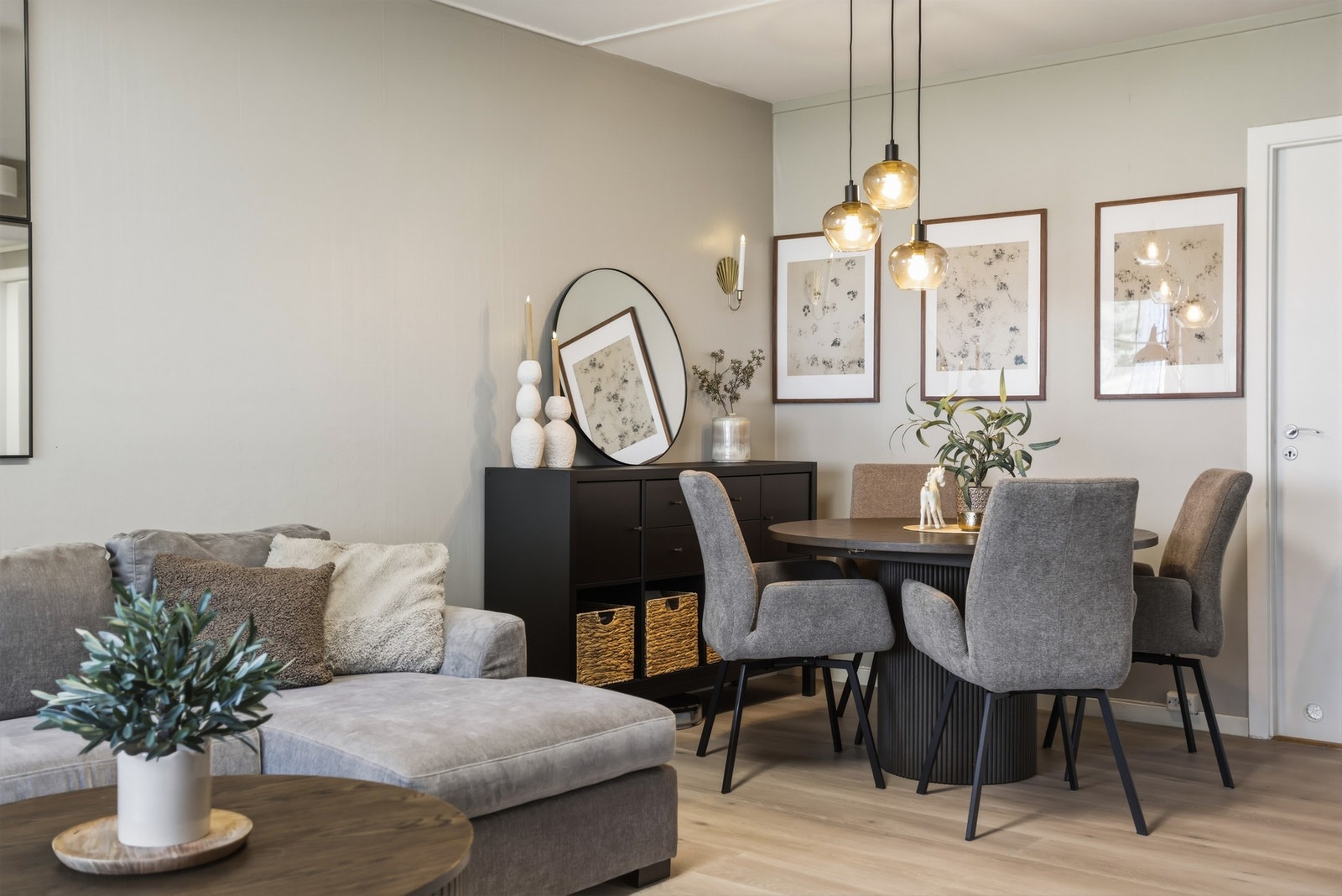 Plass til hyggelig spisestue i stueområdet. Galleribilde