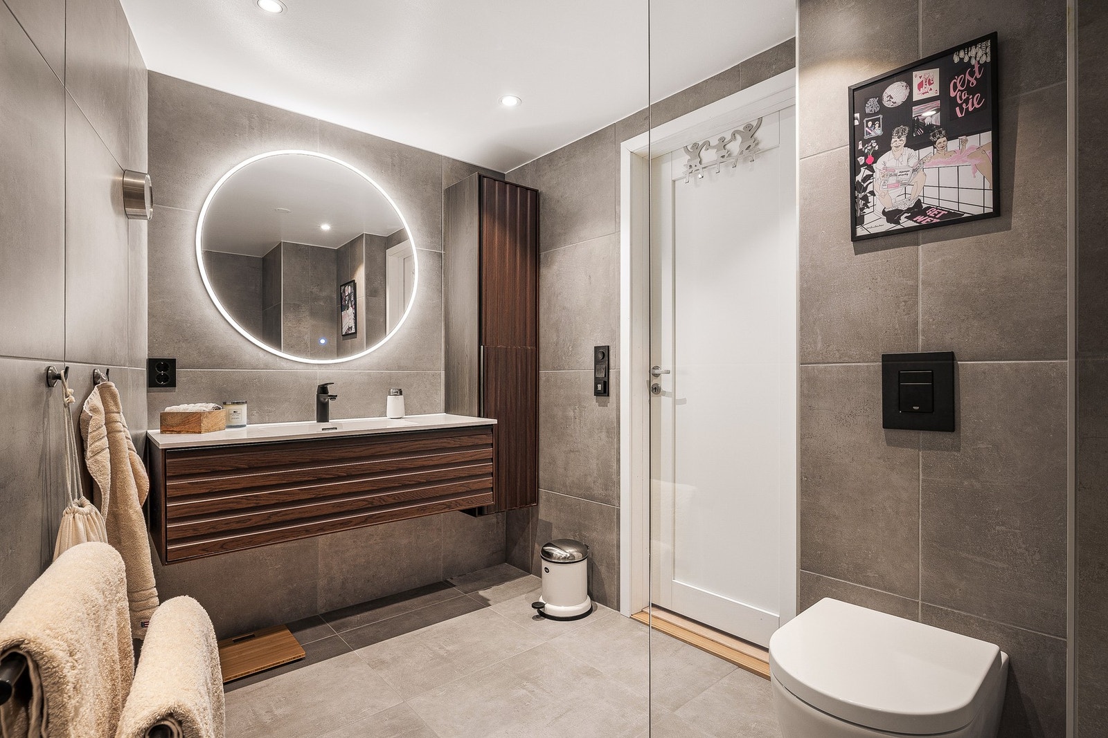 - Badet ble renovert av fagfolk i 2023, dokumentasjon foreligger - Galleribilde