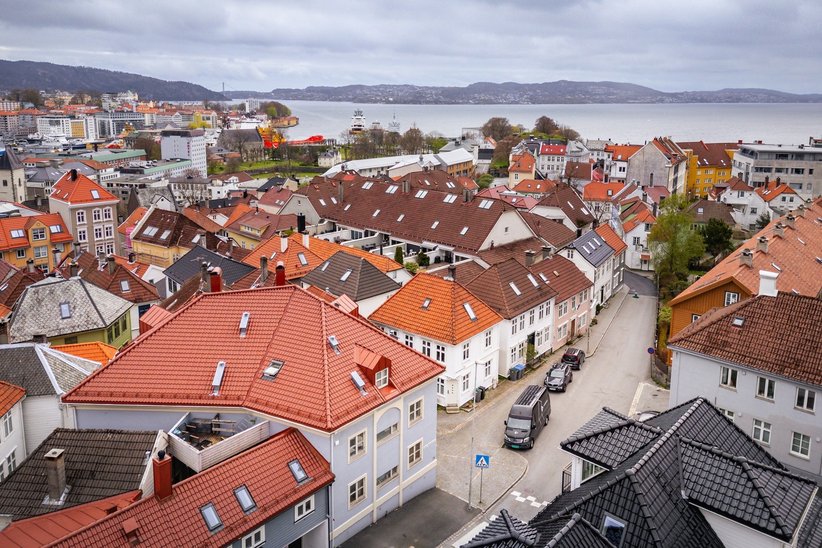 - Dersom du har bil, er det soneparkering i området, og kun 5 minutters gange til beboerparkeringsanlegget under Skansedammen - Galleribilde