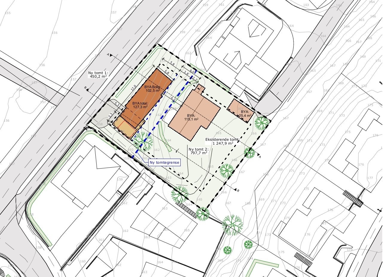 Tomt på ca. 450 m2 er godkjent for fradeling hos Melhus kommune. Inntegnet bolig på ny tomt, er kun en skisse for hvordan ny bolig kan se ut. Galleribilde