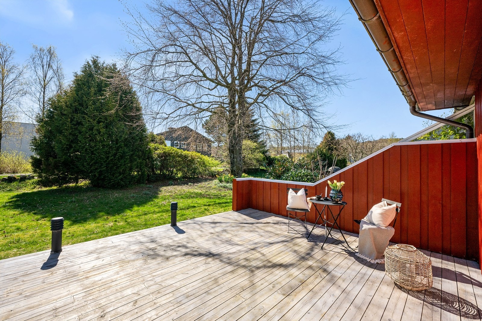 Trivelig terrasse med gode solforhold Galleribilde