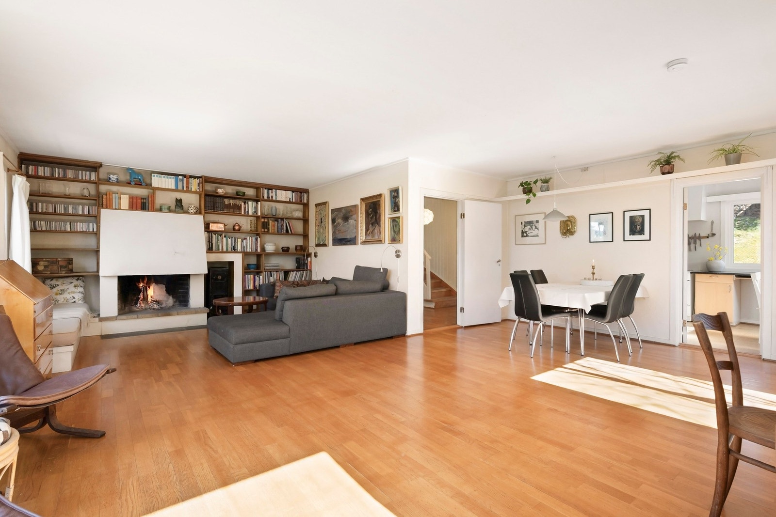 Boligen har store og flotte sosiale soner med god plass til familie og venner! Galleribilde