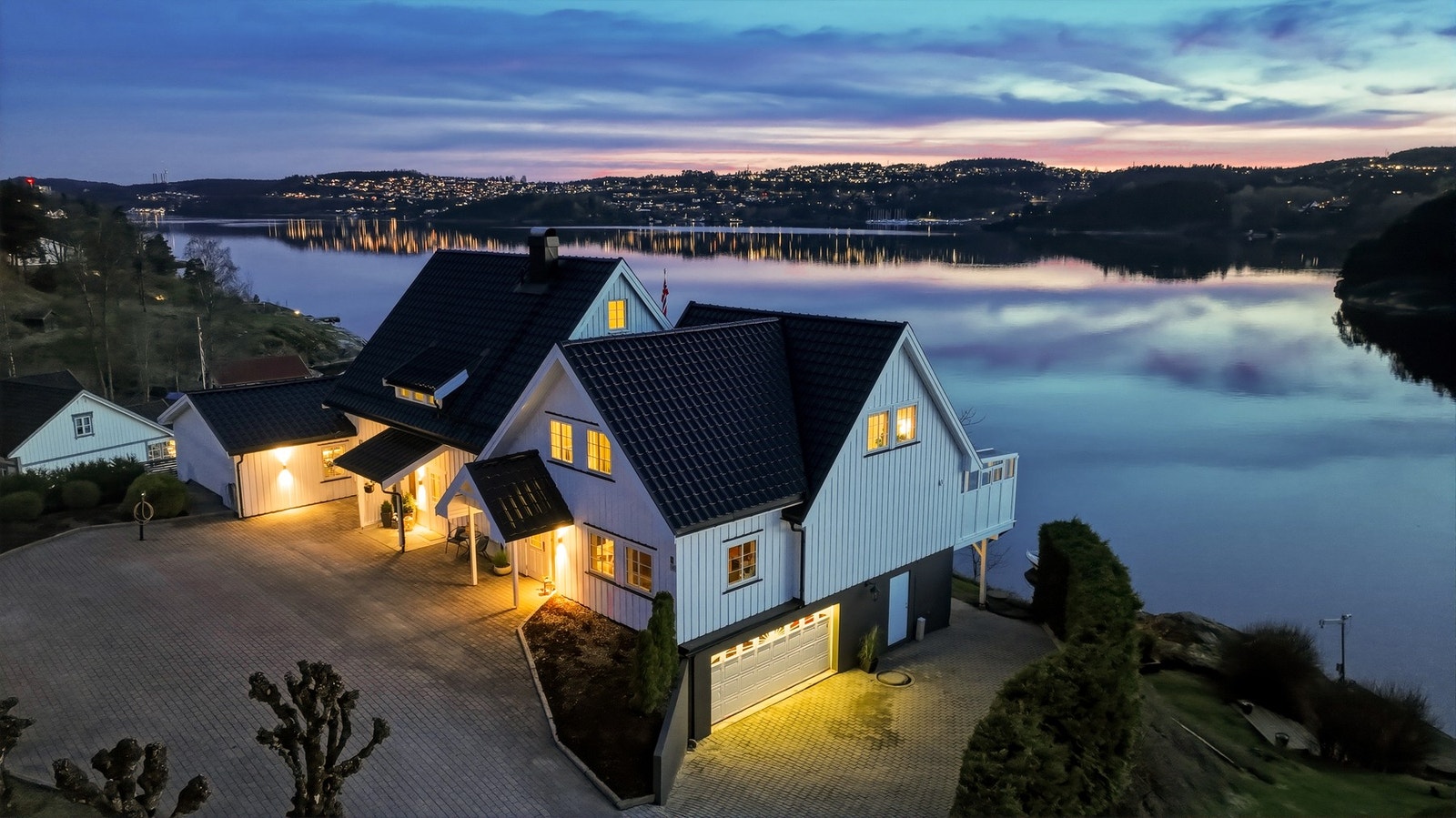 Stor tomt med fantastisk utsikt mot horisonten Galleribilde