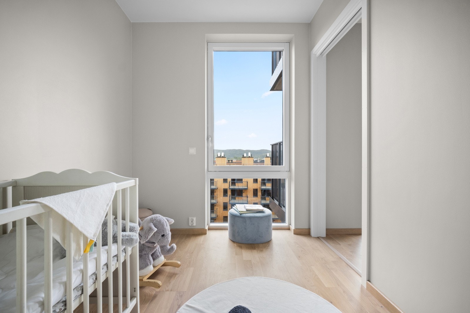 Ved egen ønske og behov kan det eventuelt innredes som kontor eller gjesterom. Galleribilde