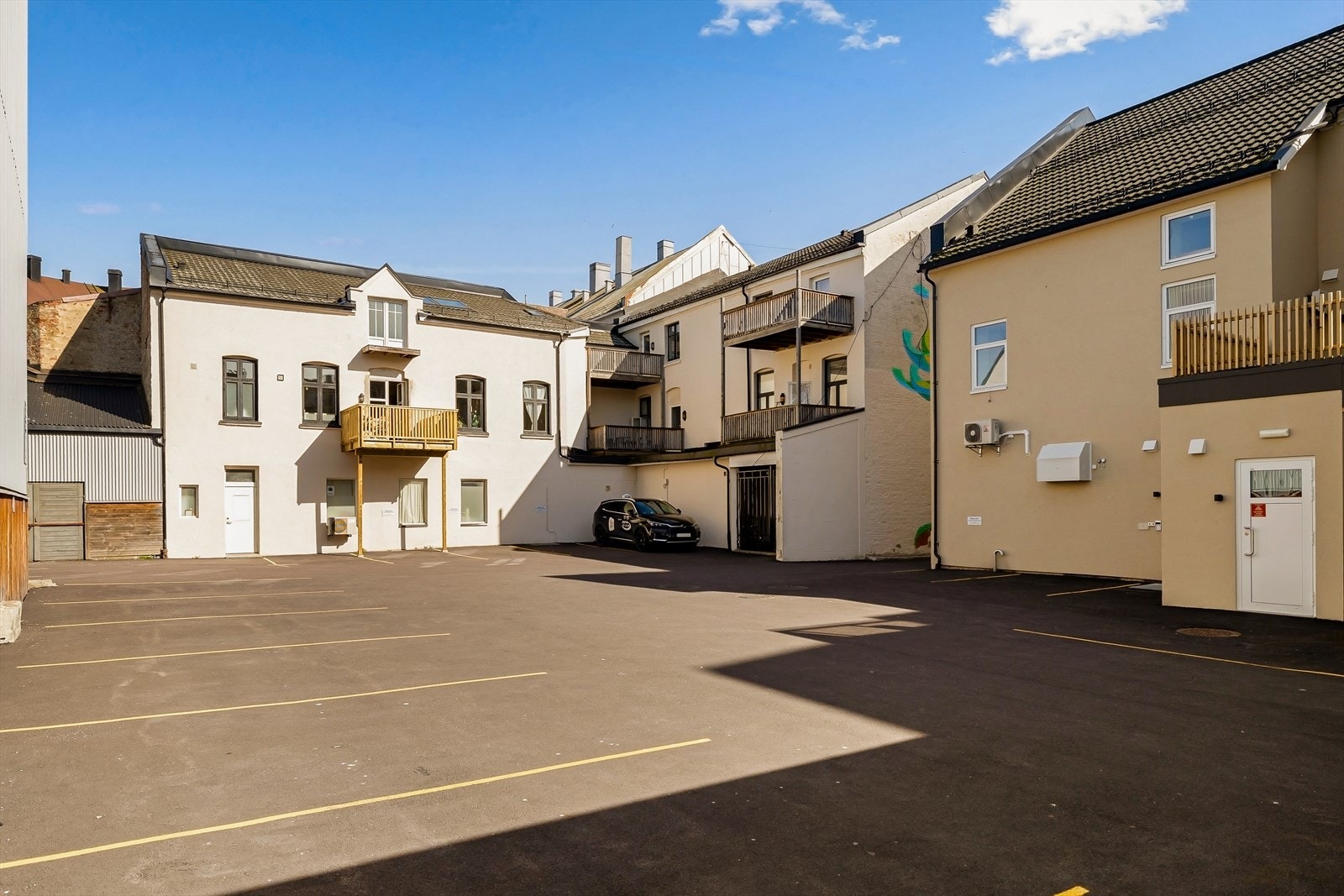 Gårdsplass Galleribilde