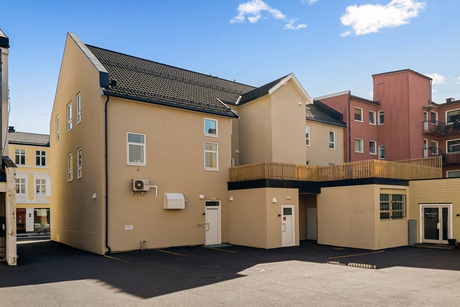 Fasade fra bakgård Galleribilde