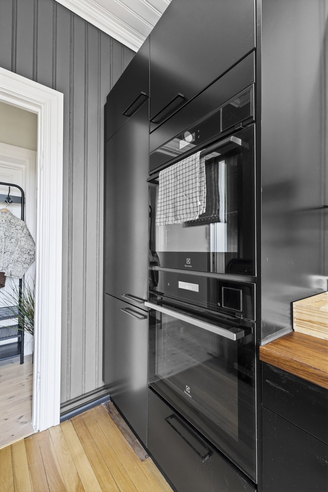 Stekeovn: Electrolux damp-stekeovn m/sous vide. (Den nederste av de to ovnene). Den øverste følger ikke med i salget. Galleribilde