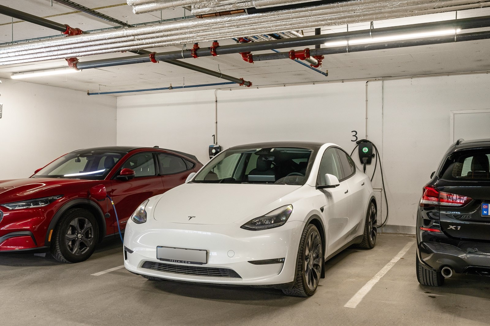 Det medfølger fast parkeringsplass i oppvarmet parkeringskjeller. Galleribilde