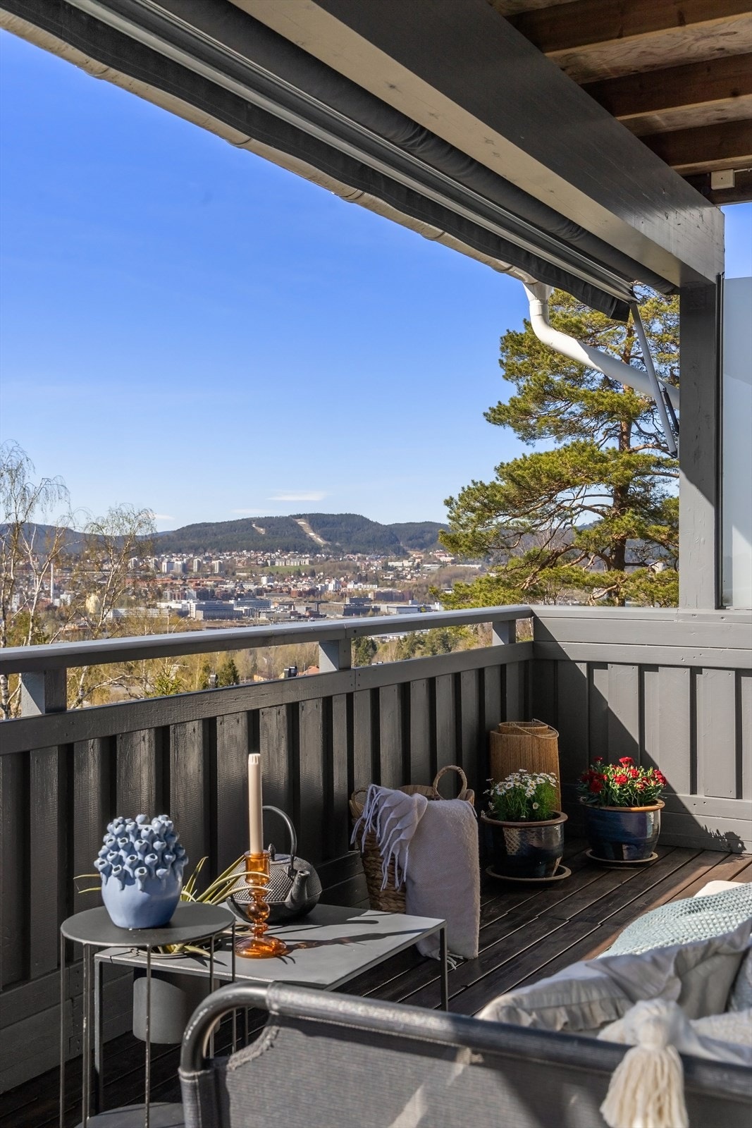 Holmenkollen er også en del av utsikten. Galleribilde