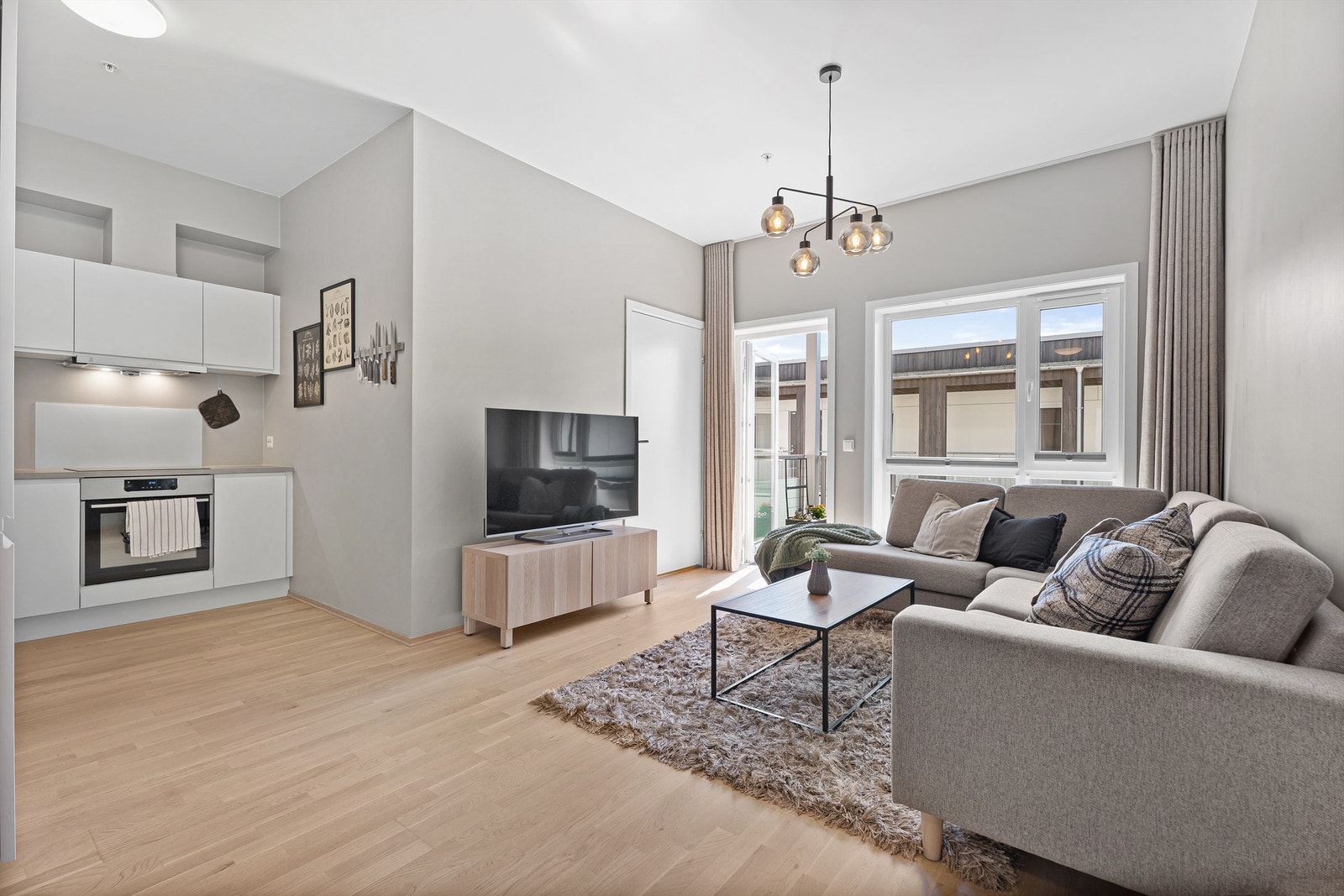 Krogsveen v/Azra Hadzic har gleden av å presentere Hestehovstien 62 - en koselig andelsleilighet med god takhøyde, p-plass og hyggelig balkong. Foto: Hans Nøstdahl. Galleribilde