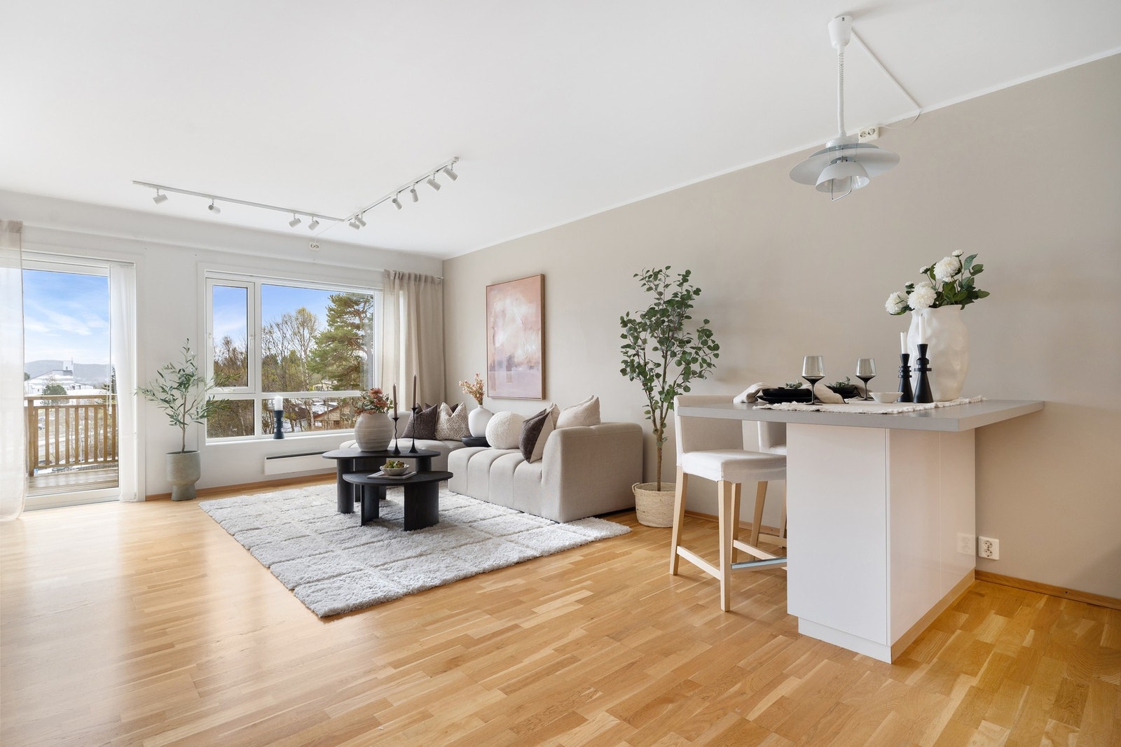 EiendomsMegler 1 ved Anders Keiseraas har gleden av å presentere Søndre Husebytun 2H. Foto: Ekaterina Krokstad (Krokstad & Nervik). Galleribilde