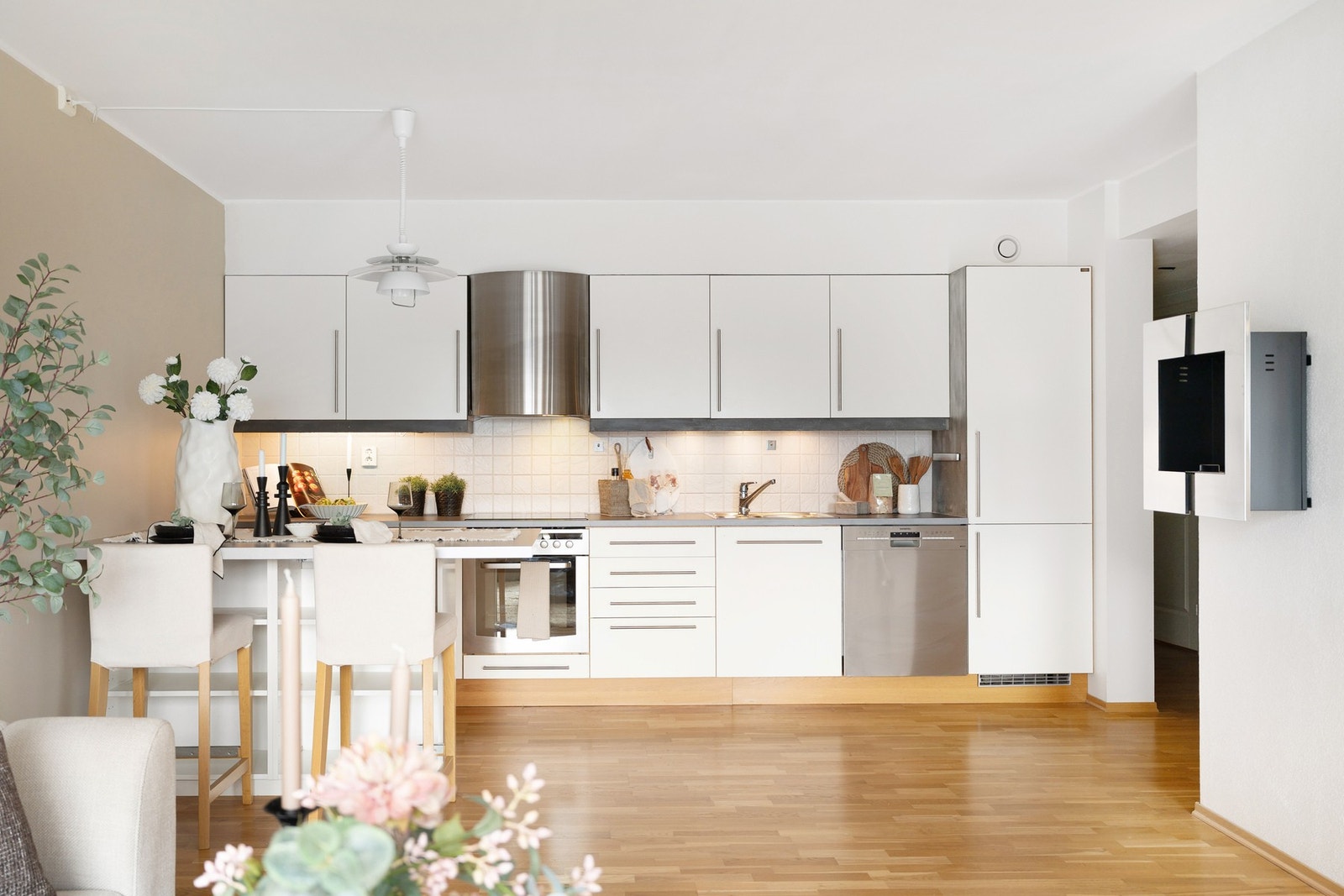 Romslig stue/kjøkken på 29 m². Galleribilde