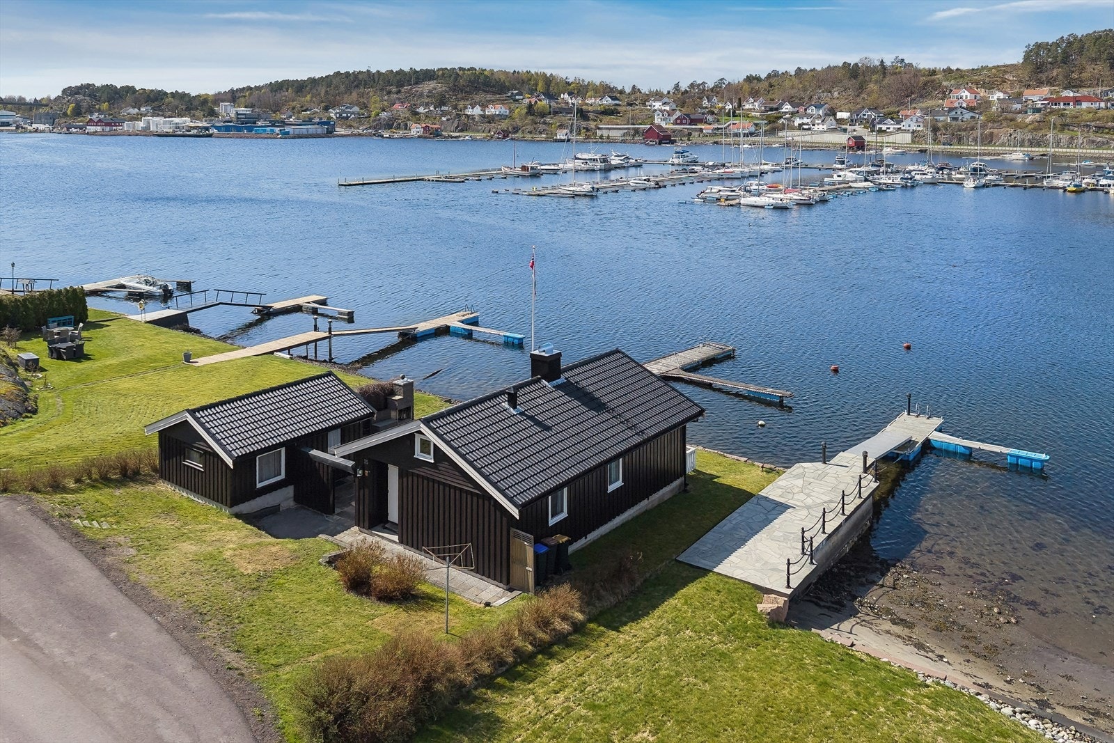 DNB Eiendom v/Jim Robin Henriksen har gleden av å presentere Sevikveien 25 Galleribilde