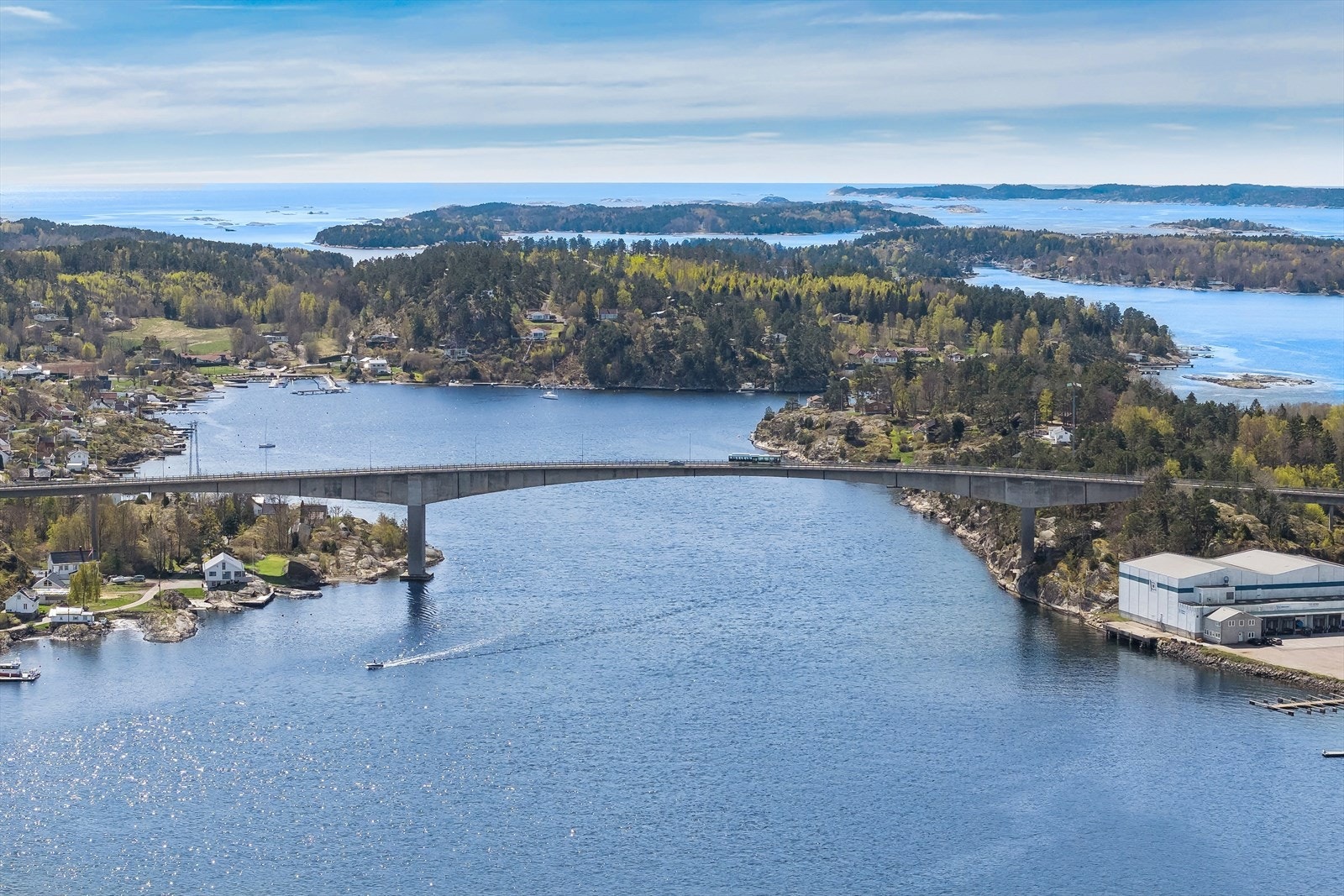 Vrengensundet med en fantastisk skjærgård utenfor Galleribilde