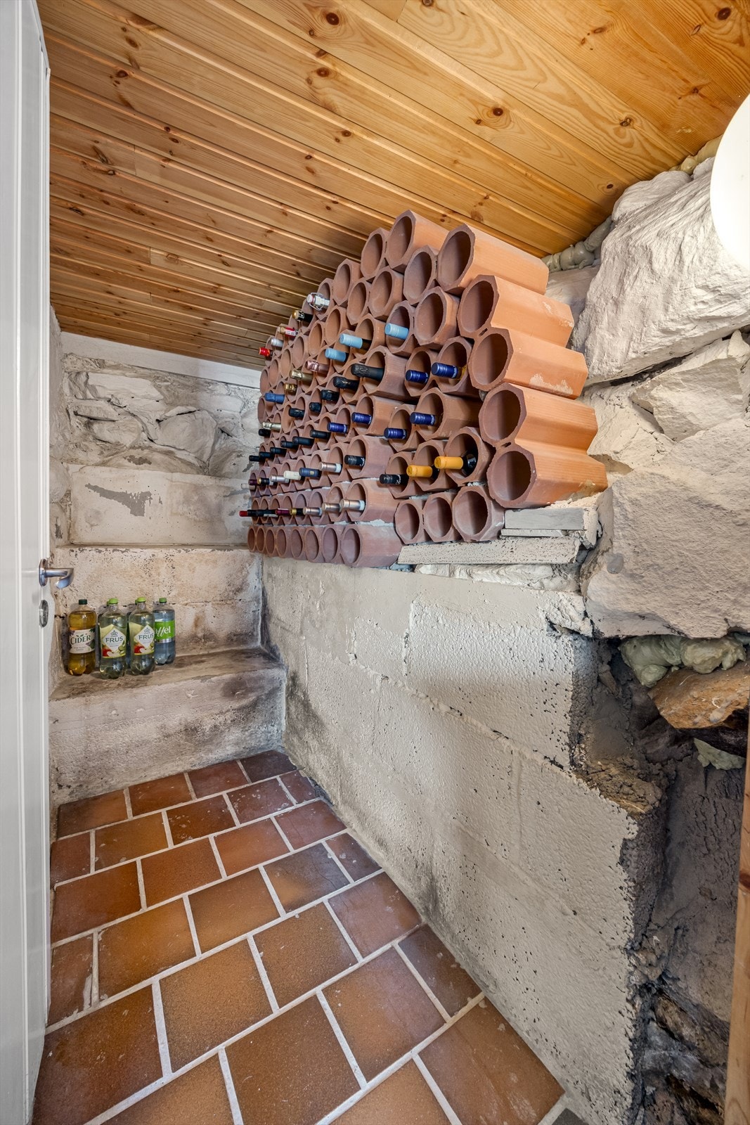 Kjellerbod/vinkjeller. Galleribilde