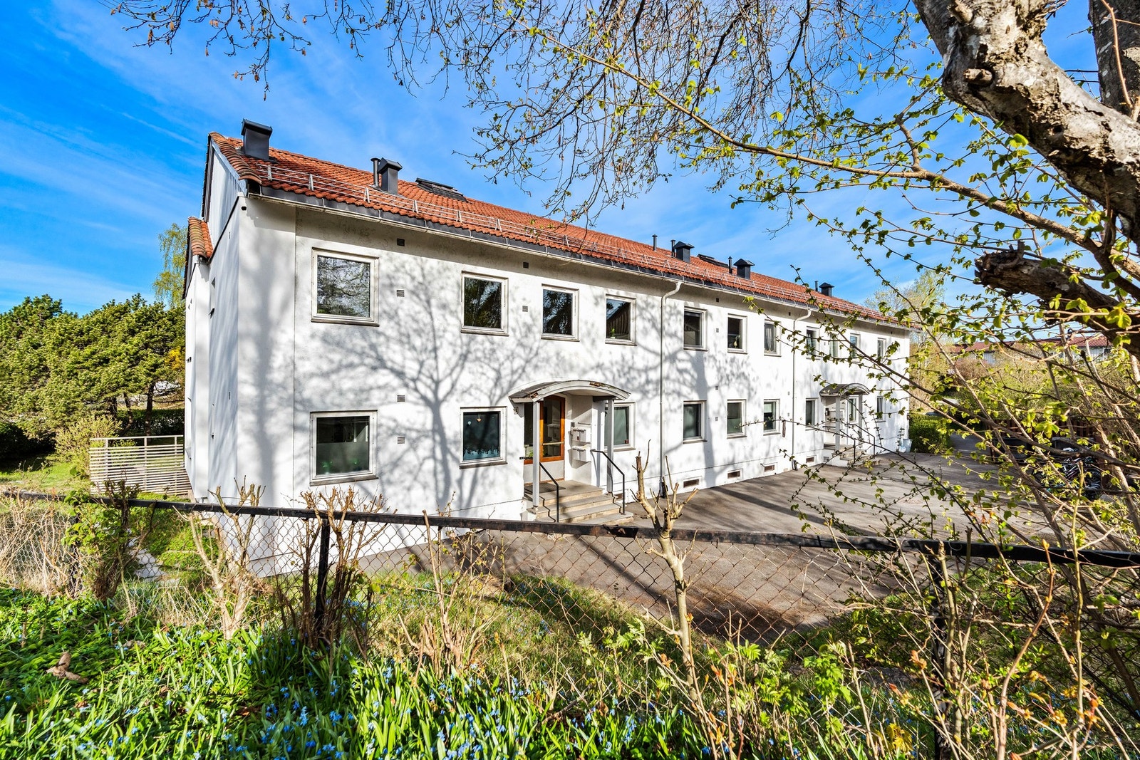 Boligen ligger i byggets 2. etasje. Galleribilde