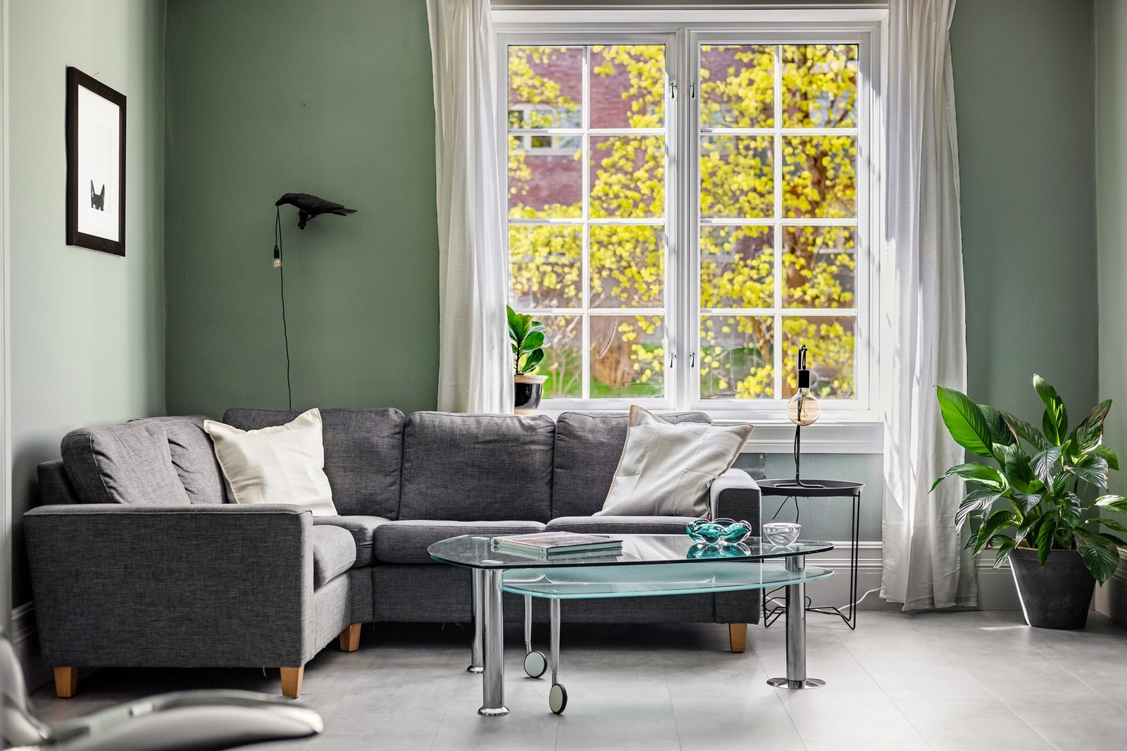 Leiligheten har en smart og funksjonell planløsning med romslig stue, spisestue, kjøkken i eget rom, samt et stort soverom Galleribilde