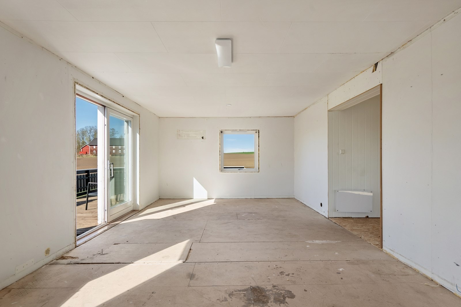Boligen er på 156 m² fordelt over to plan, som pr. i dag er å anses som renoveringsobjekt. Galleribilde