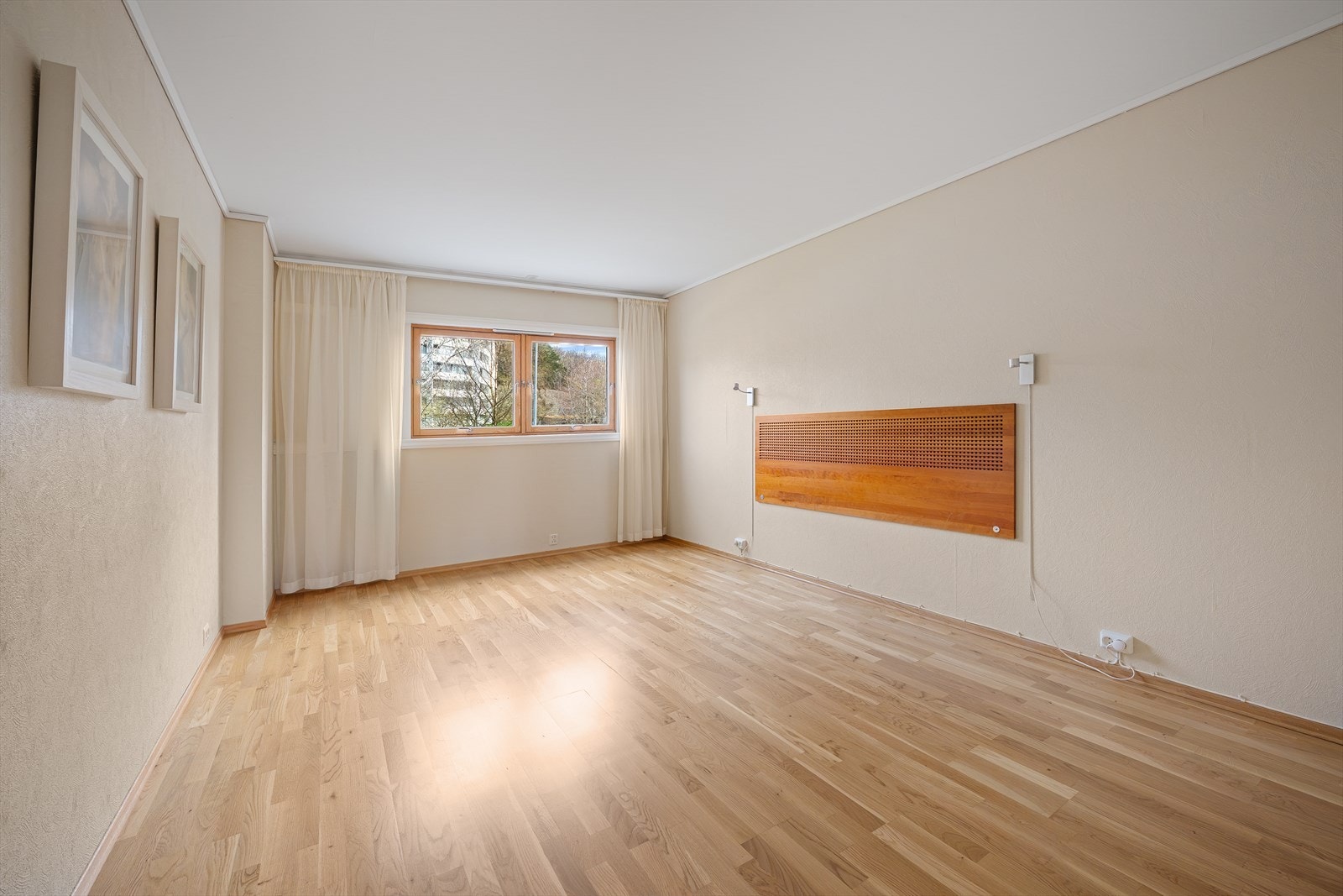 Soveromsvinduene er fra 2003 og har 2-lags glass. Galleribilde