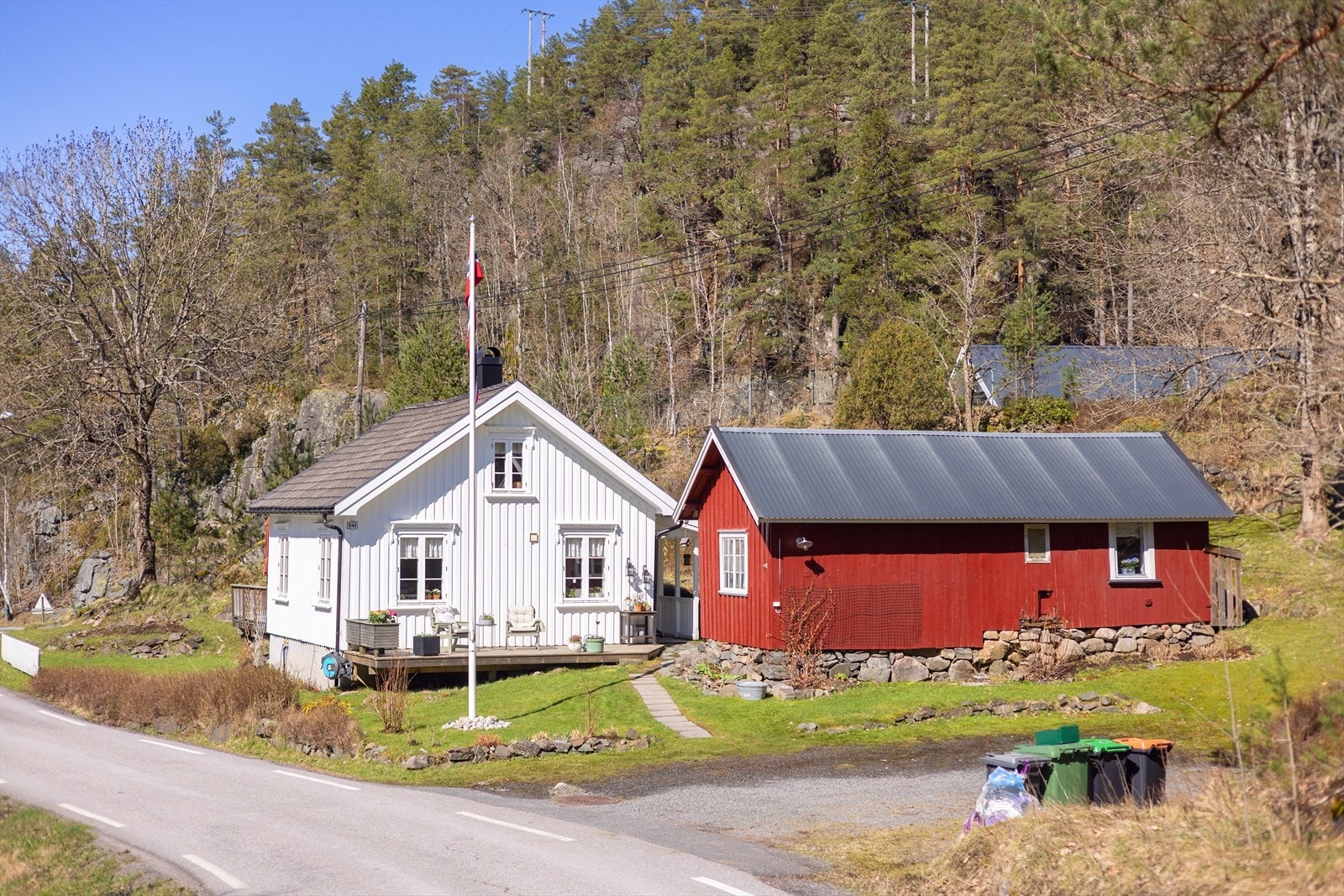 Eiendomsmegler 1 v/ Mette Krokås Selander presenterer Nensethveien 541! En sjarmerende enebolig fra 1896, på en stor eiertomt i landlige omgivelser. Foto: Inbovi Galleribilde
