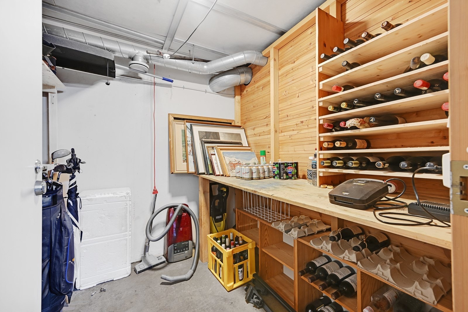 Egen kjellerbod. Galleribilde