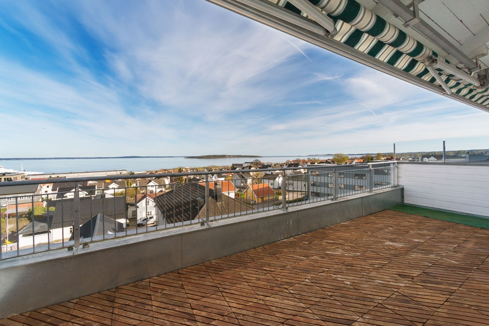 Velkommen til fantastisk utsikt fra toppleilighet i Storgata 58! Galleribilde