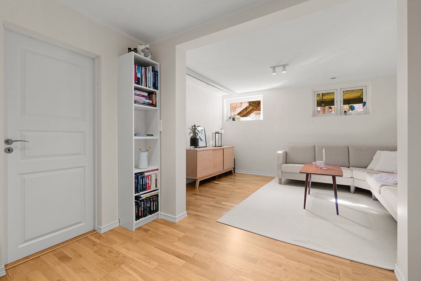 Underetasje med bod, vaskerom, kjellerstue og soverom Galleribilde