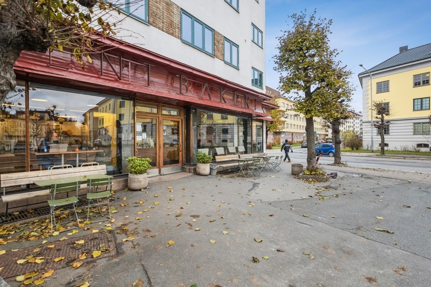 Det er mange hyggelige kafeér og utesteder i nærmiljøet - her fra Åpent Bakeri Galleribilde