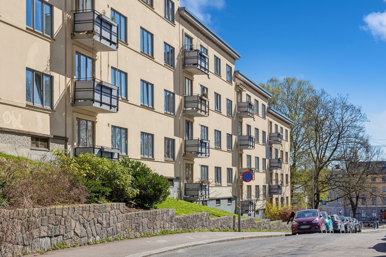 Bygård fra ca 1934 i et attraktivt og populært område, med nærhet til alt St. Hanshaugen har å by på. Galleribilde