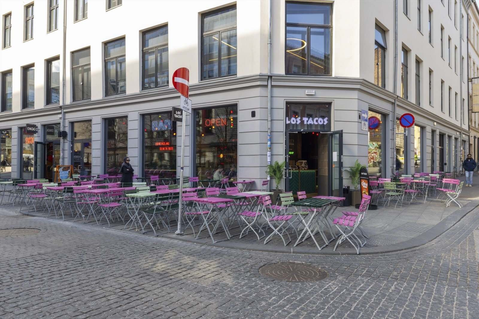 Kort vei til populære serveringssteder som Los Tacos. Galleribilde