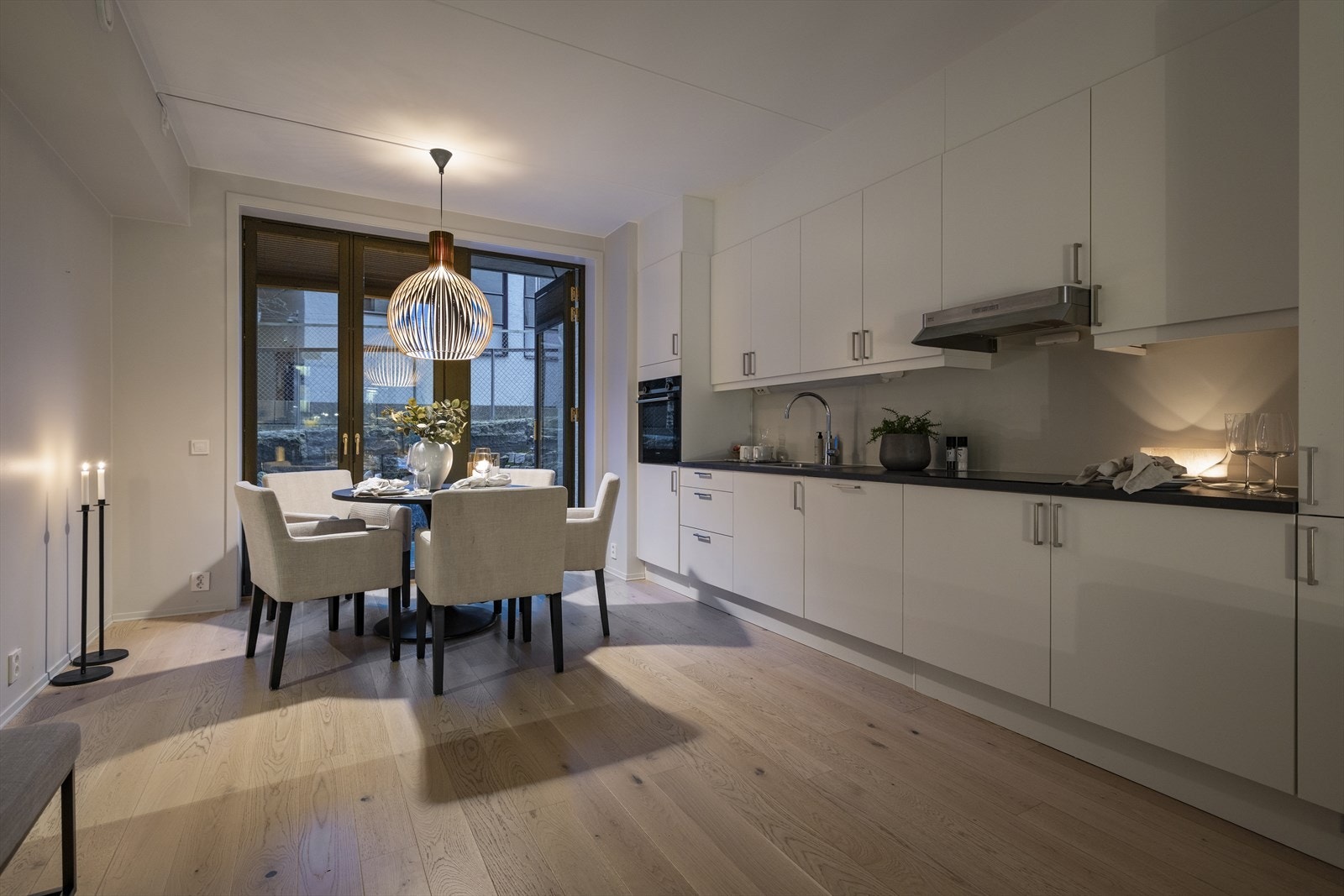 Dette er en perfekt sone for både hverdagsmåltider og sosiale anledninger. Galleribilde