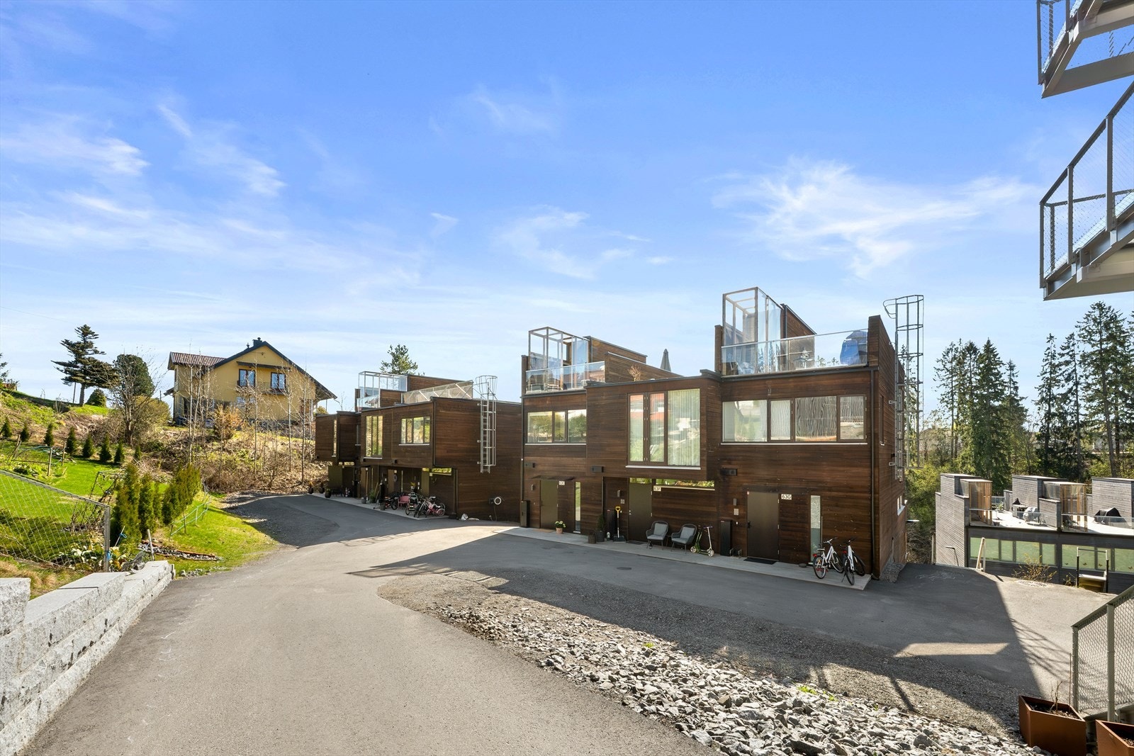 Sameiet består av 28 boligseksjoner og har velholdte fellesarealer. Galleribilde